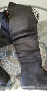 Blk over knee boots